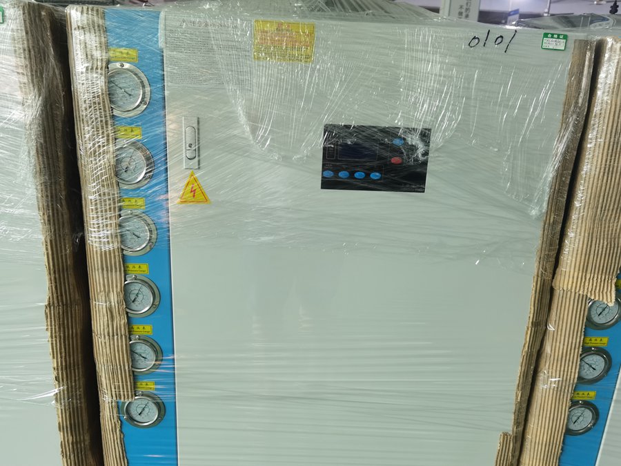 60匹風冷螺桿機 60匹風冷螺桿機