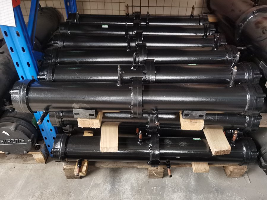 離心螺桿式冷水機 離心螺桿式冷水機