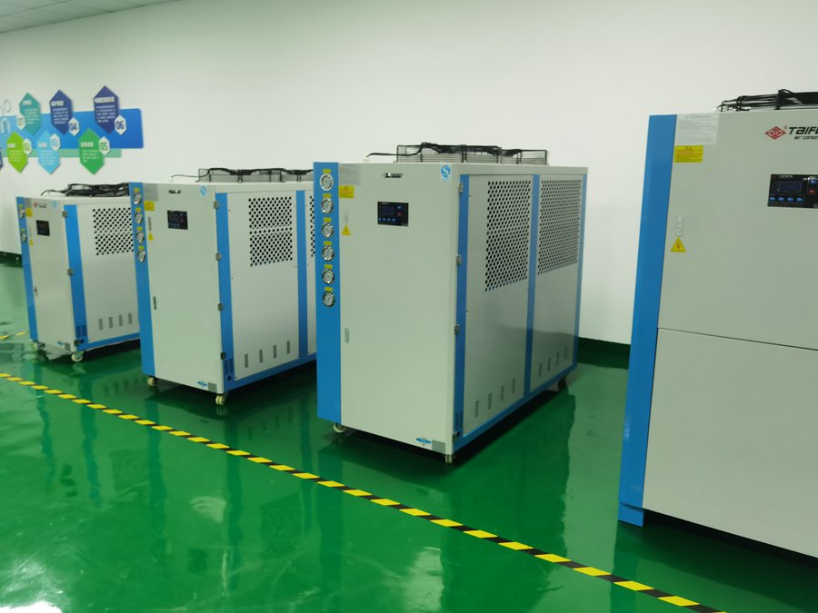 螺桿式冷水機(jī) 螺桿式冷水機(jī)