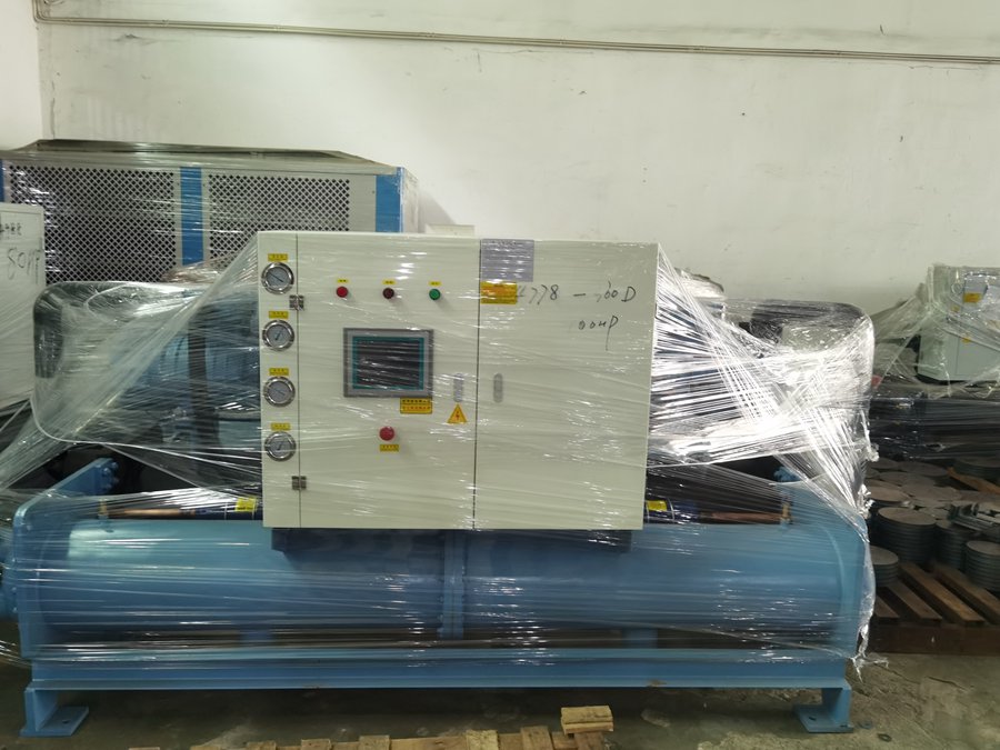 箱型風冷冷水機 箱型風冷冷水機