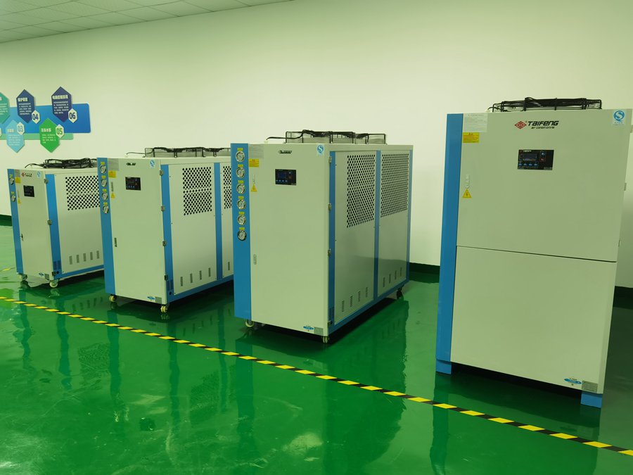 23096921.jpg TF117.jpg